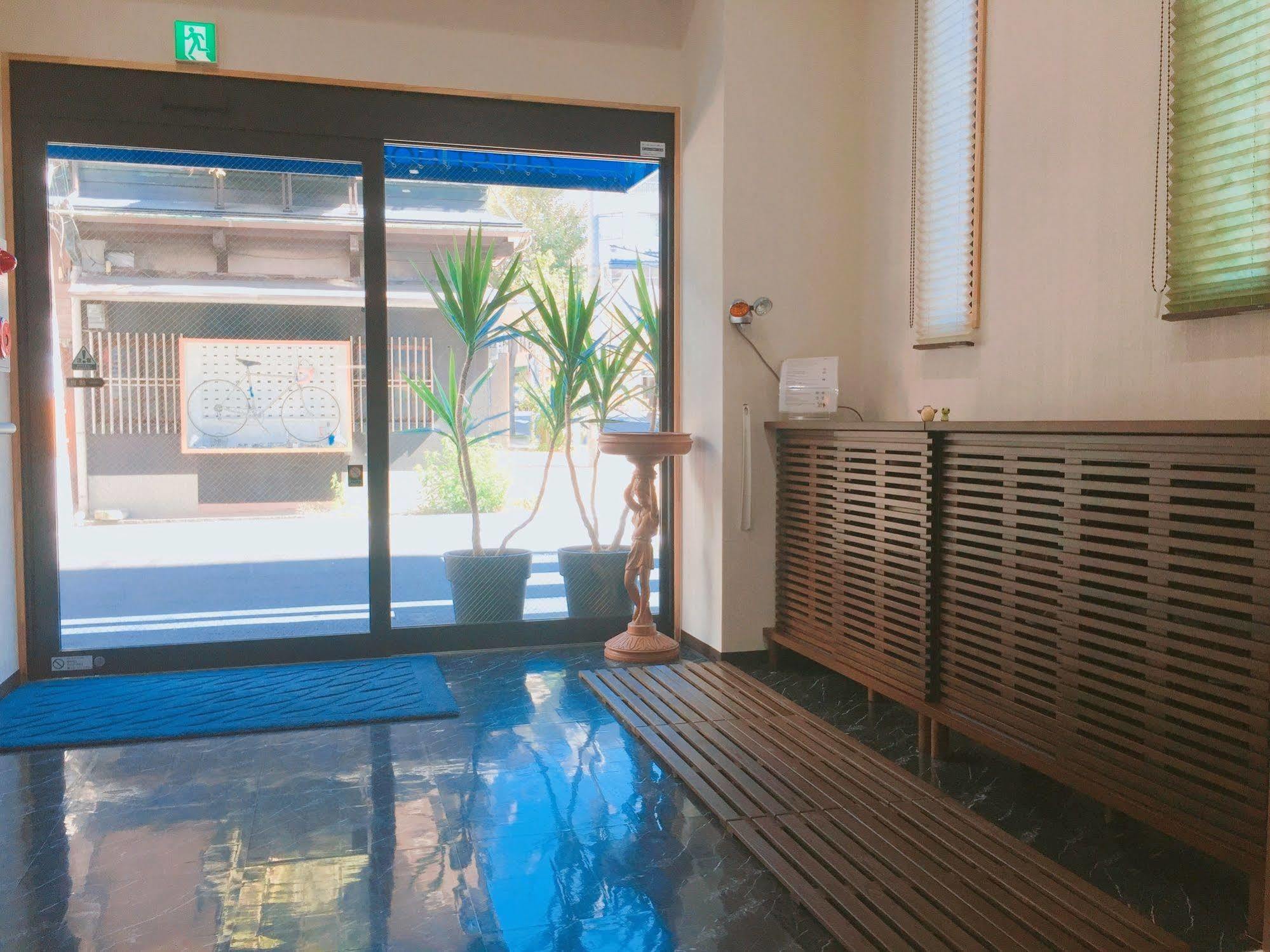 Guest House Gloire Osaka Zewnętrze zdjęcie